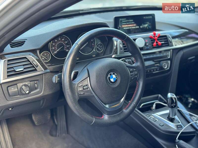 Седан BMW 3 Series 2017 в Киеве