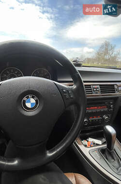 Седан BMW 3 Series 2011 в 