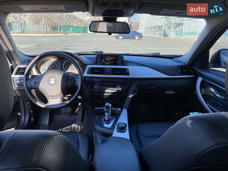 Седан BMW 3 Series 2014 в Одессе