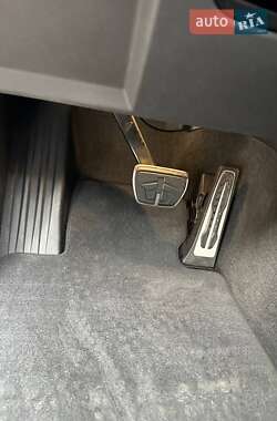 Седан BMW 3 Series 2023 в 