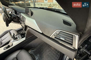 Седан BMW 3 Series 2018 в 