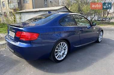 Купе BMW 3 Series 2011 в 