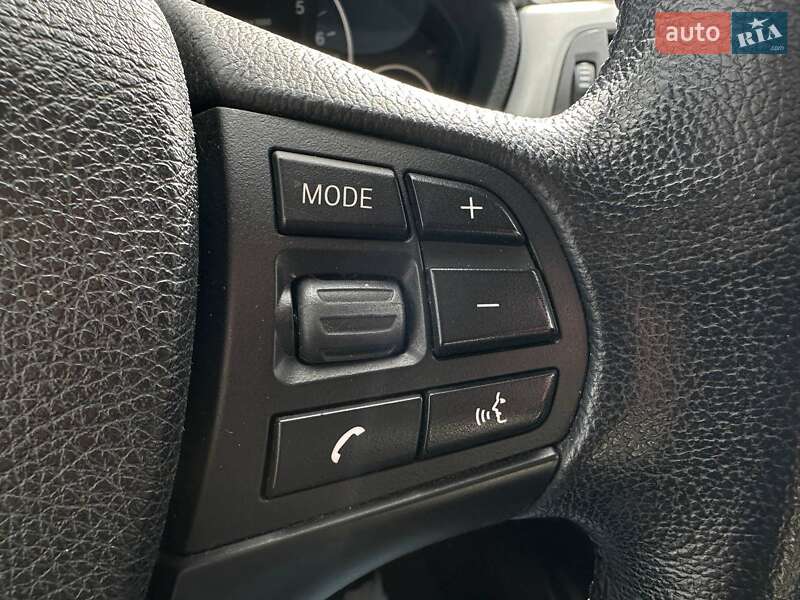 Седан BMW 3 Series 2015 в Львові