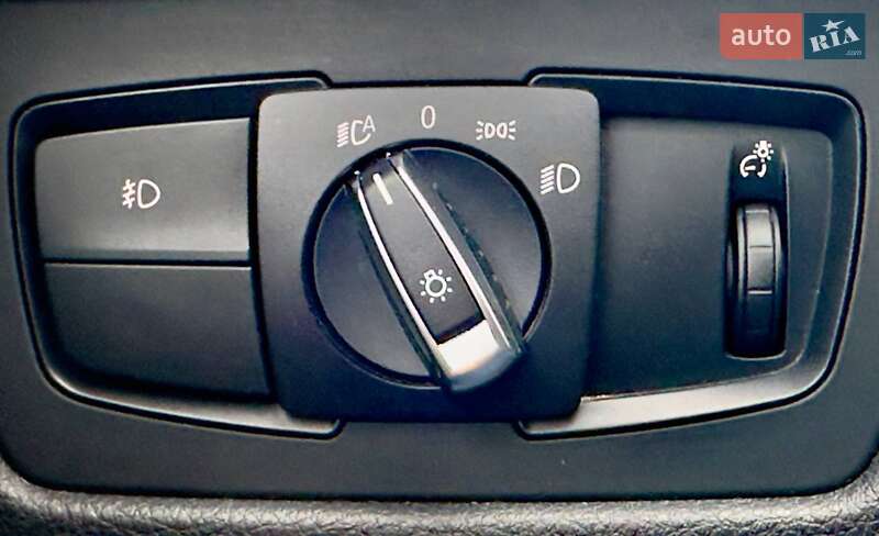 Седан BMW 3 Series 2015 в Львові