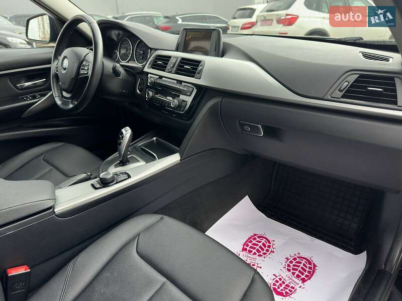 Седан BMW 3 Series 2015 в Львові