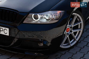 Седан BMW 3 Series 2011 в 