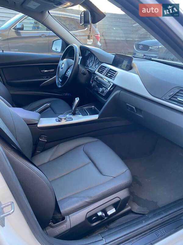 Седан BMW 3 Series 2017 в Николаеве