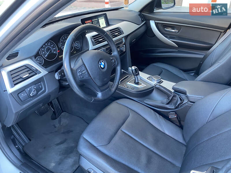 Седан BMW 3 Series 2017 в Николаеве
