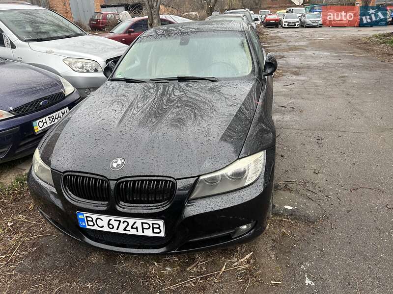 Седан BMW 3 Series 2010 в 