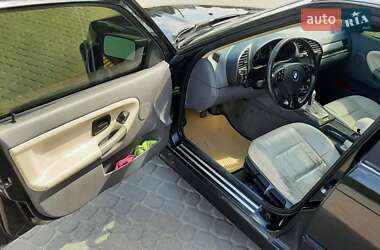 Седан BMW 3 Series 1994 в 