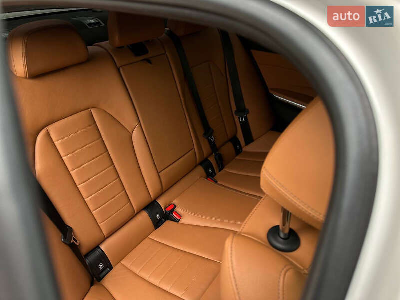 Седан BMW 3 Series 2020 в Чернівцях