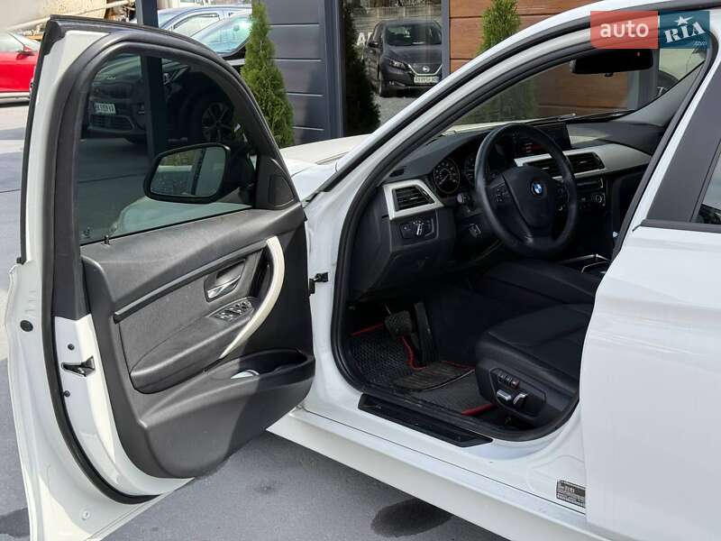 Седан BMW 3 Series 2018 в Ровно