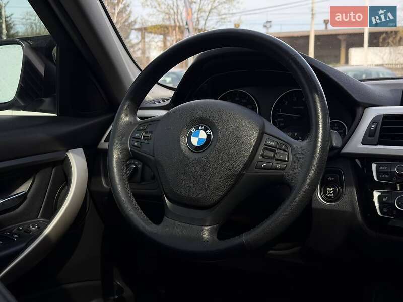 Седан BMW 3 Series 2018 в Ровно