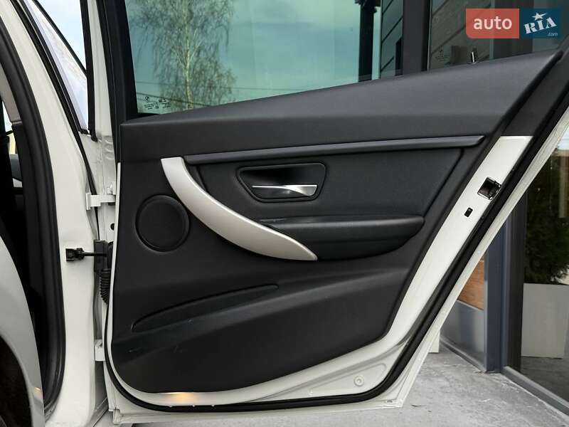 Седан BMW 3 Series 2018 в Ровно