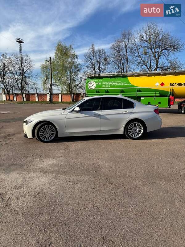 Седан BMW 3 Series 2012 в Коростене