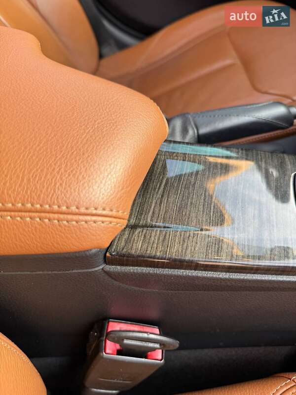 Седан BMW 3 Series 2012 в Коростене
