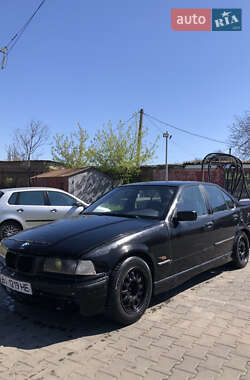 Седан BMW 3 Series 1992 в 