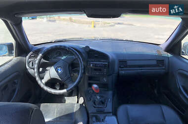 Седан BMW 3 Series 1992 в 