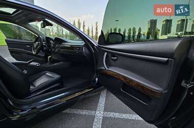 Купе BMW 3 Series 2010 в 