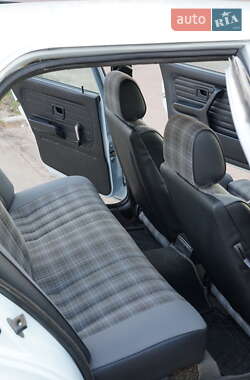 Седан BMW 3 Series 1987 в 