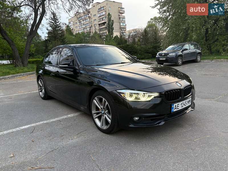 Седан BMW 3 Series 2017 в 