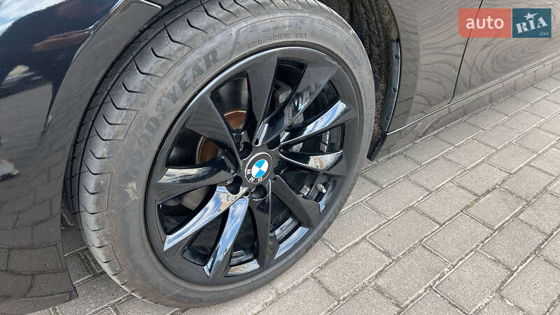 Седан BMW 3 Series 2018 в Львові