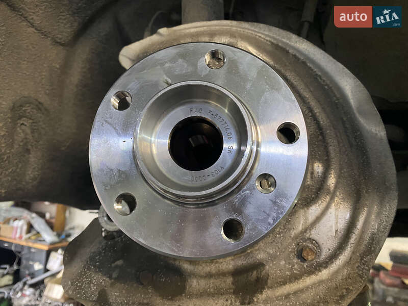 Седан BMW 3 Series 2018 в Львові