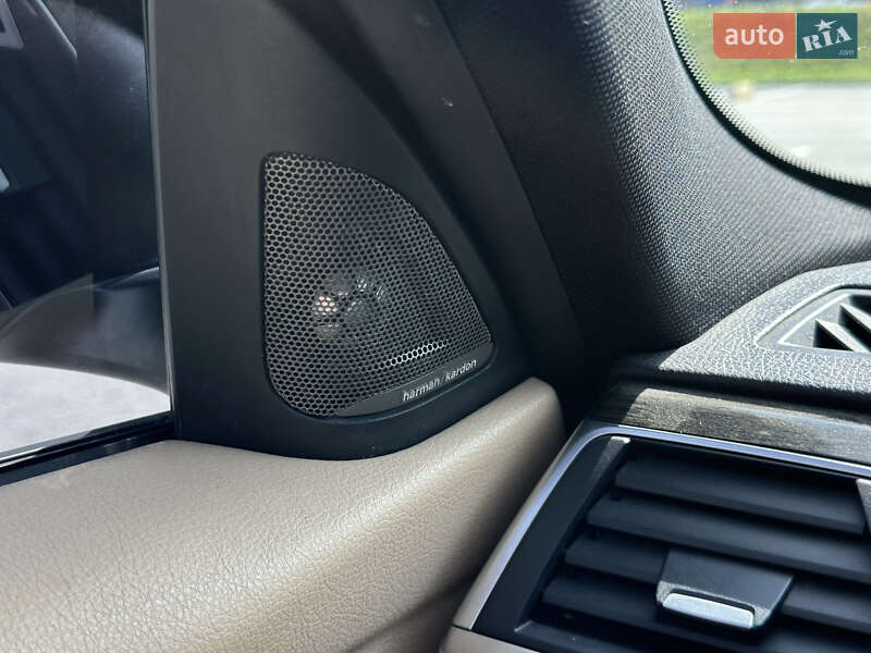 Седан BMW 3 Series 2015 в Львові