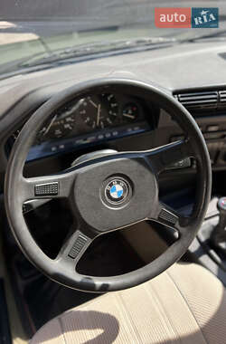 Седан BMW 3 Series 1984 в 
