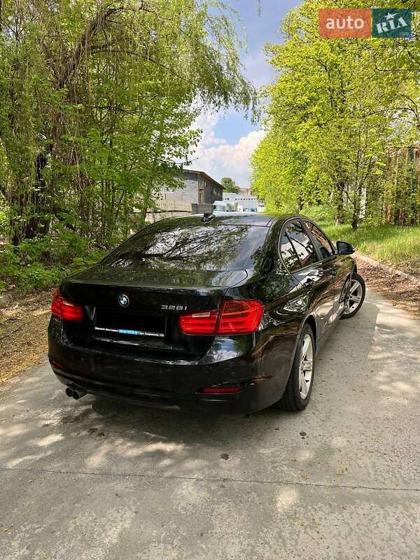 Седан BMW 3 Series 2012 в Киеве