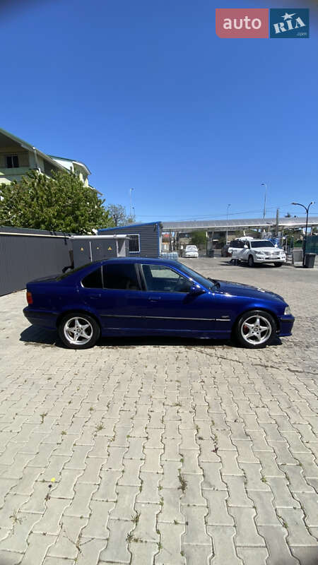 Седан BMW 3 Series 1992 в Одессе
