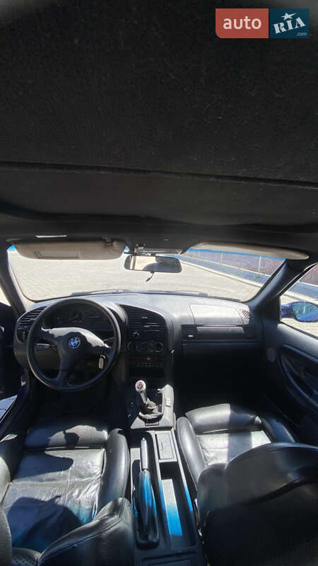 Седан BMW 3 Series 1992 в Одессе