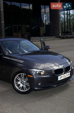 Седан BMW 3 Series 2015 в 