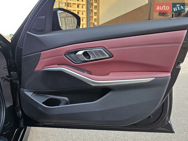 Седан BMW 3 Series 2022 в Киеве
