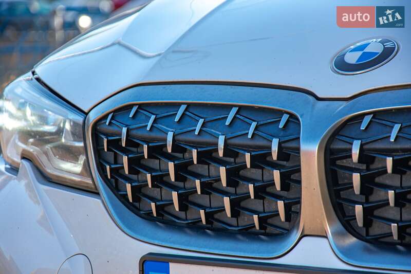 Седан BMW 3 Series 2019 в Киеве