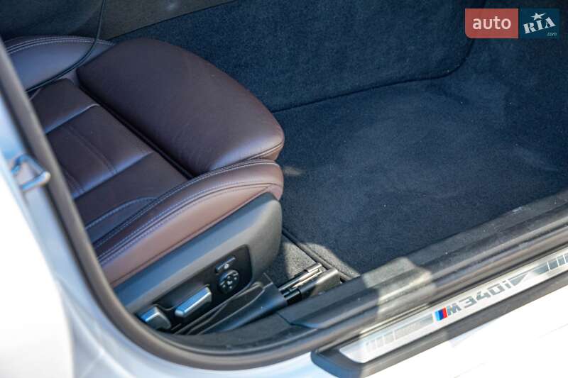 Седан BMW 3 Series 2019 в Киеве