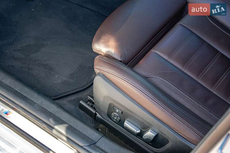 Седан BMW 3 Series 2019 в Киеве