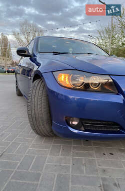 Седан BMW 3 Series 2011 в 