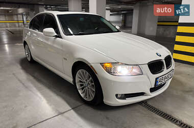 Седан BMW 3 Series 2011 в 
