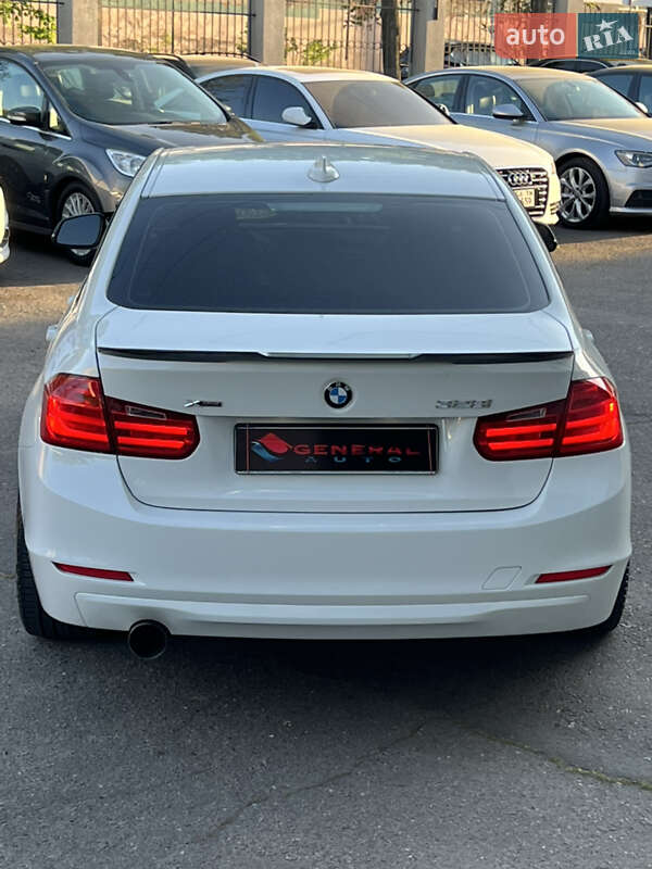 Седан BMW 3 Series 2014 в Одессе