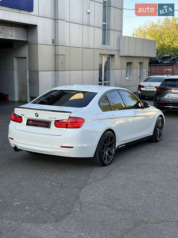 Седан BMW 3 Series 2014 в Одессе
