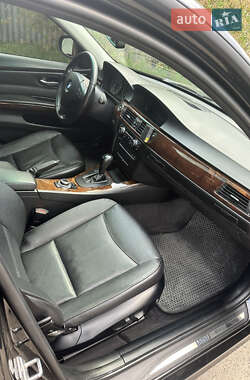 Седан BMW 3 Series 2010 в 