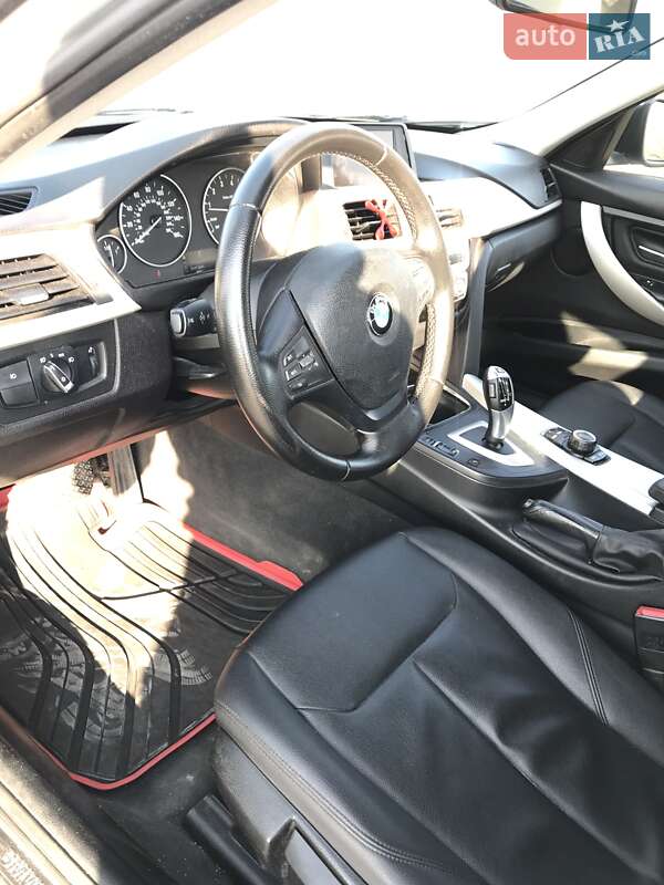 Седан BMW 3 Series 2016 в Буске