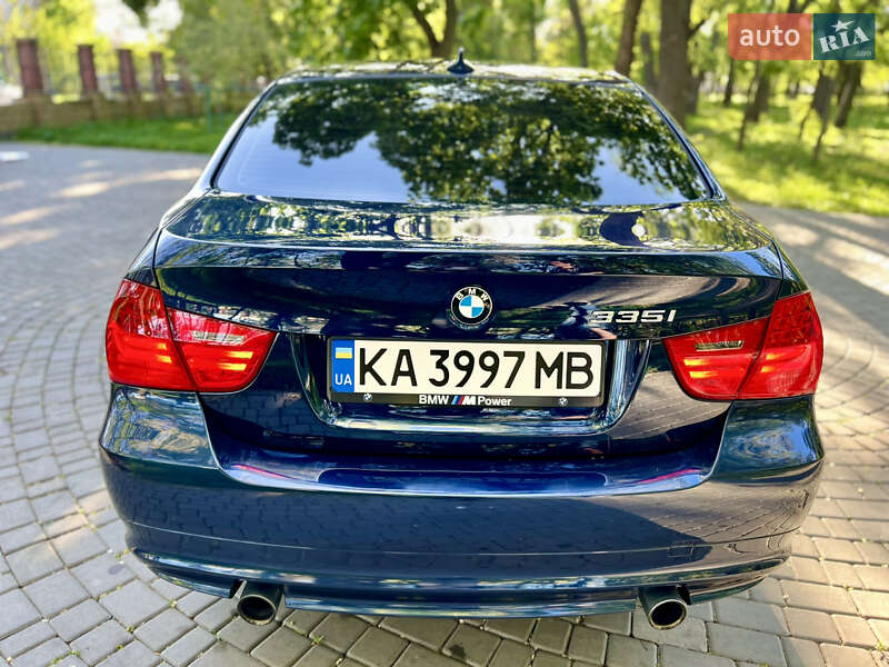 Седан BMW 3 Series 2010 в Одесі