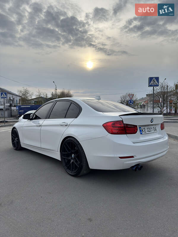 Седан BMW 3 Series 2013 в Новомосковске