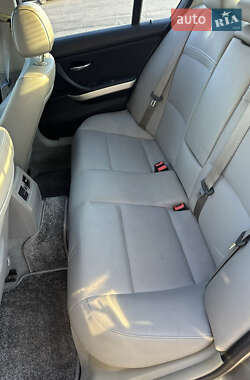 Седан BMW 3 Series 2009 в 