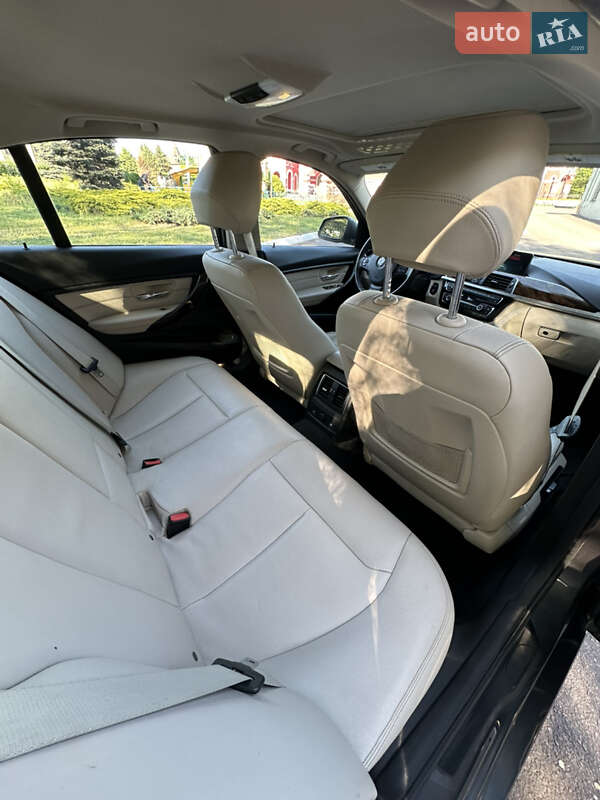 Седан BMW 3 Series 2016 в Днепре