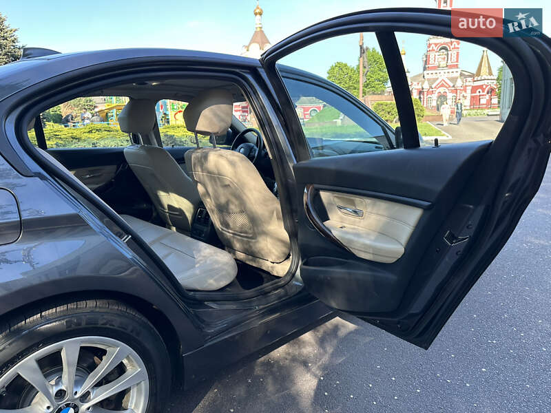 Седан BMW 3 Series 2016 в Днепре