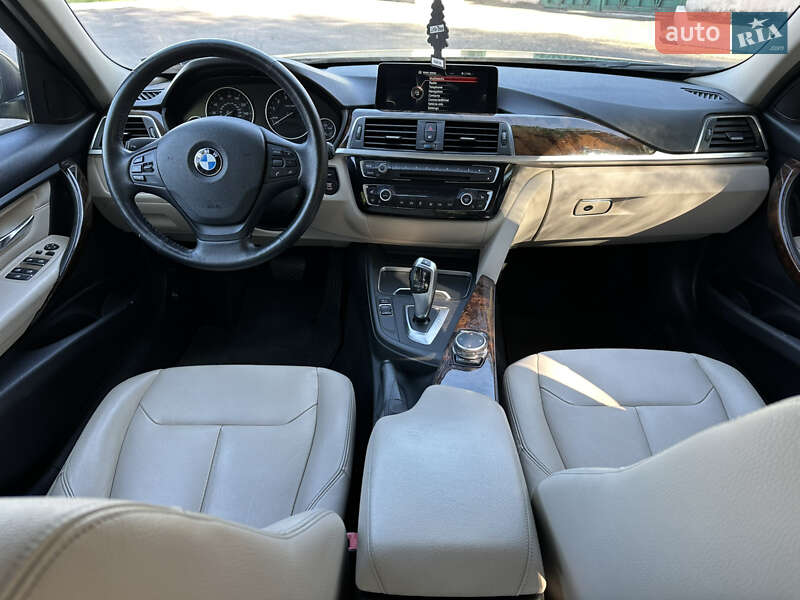 Седан BMW 3 Series 2016 в Днепре
