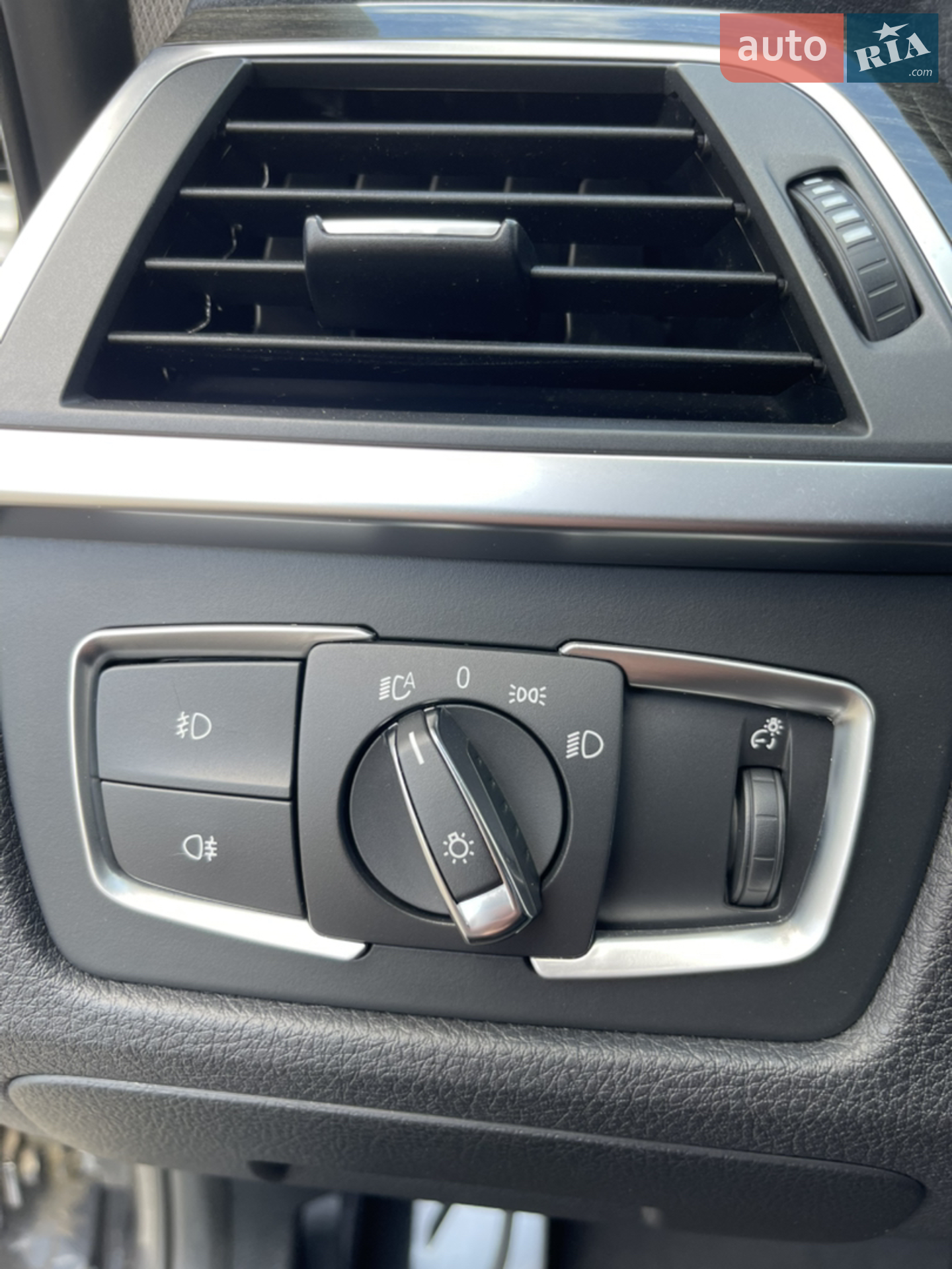 2012 BMW 3er - мініатюра 22